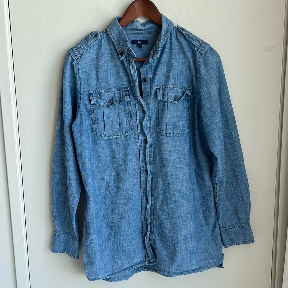 Gap Chambray Button Down Shirt